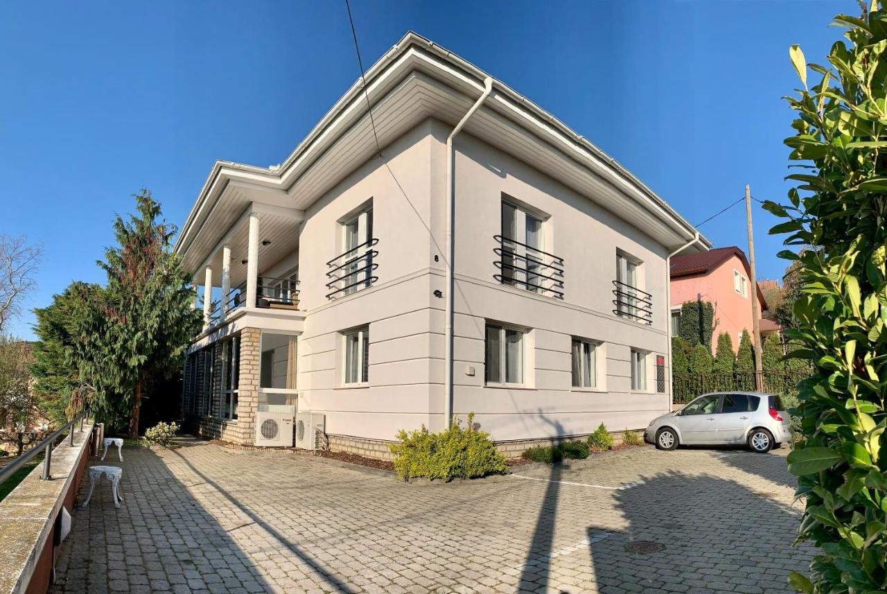 Koi Apartman Balatonalmádi Exteriör bild