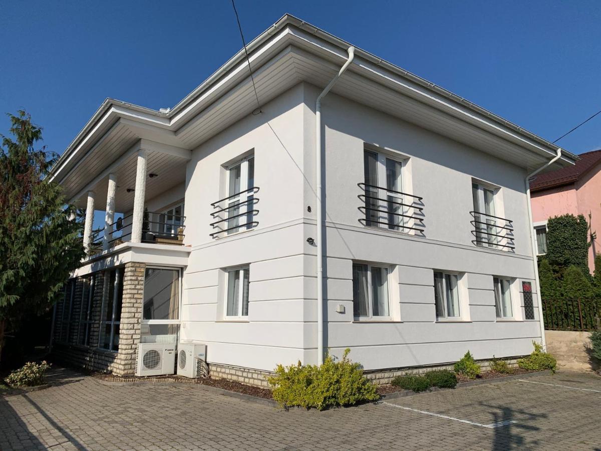 Koi Apartman Balatonalmádi Exteriör bild
